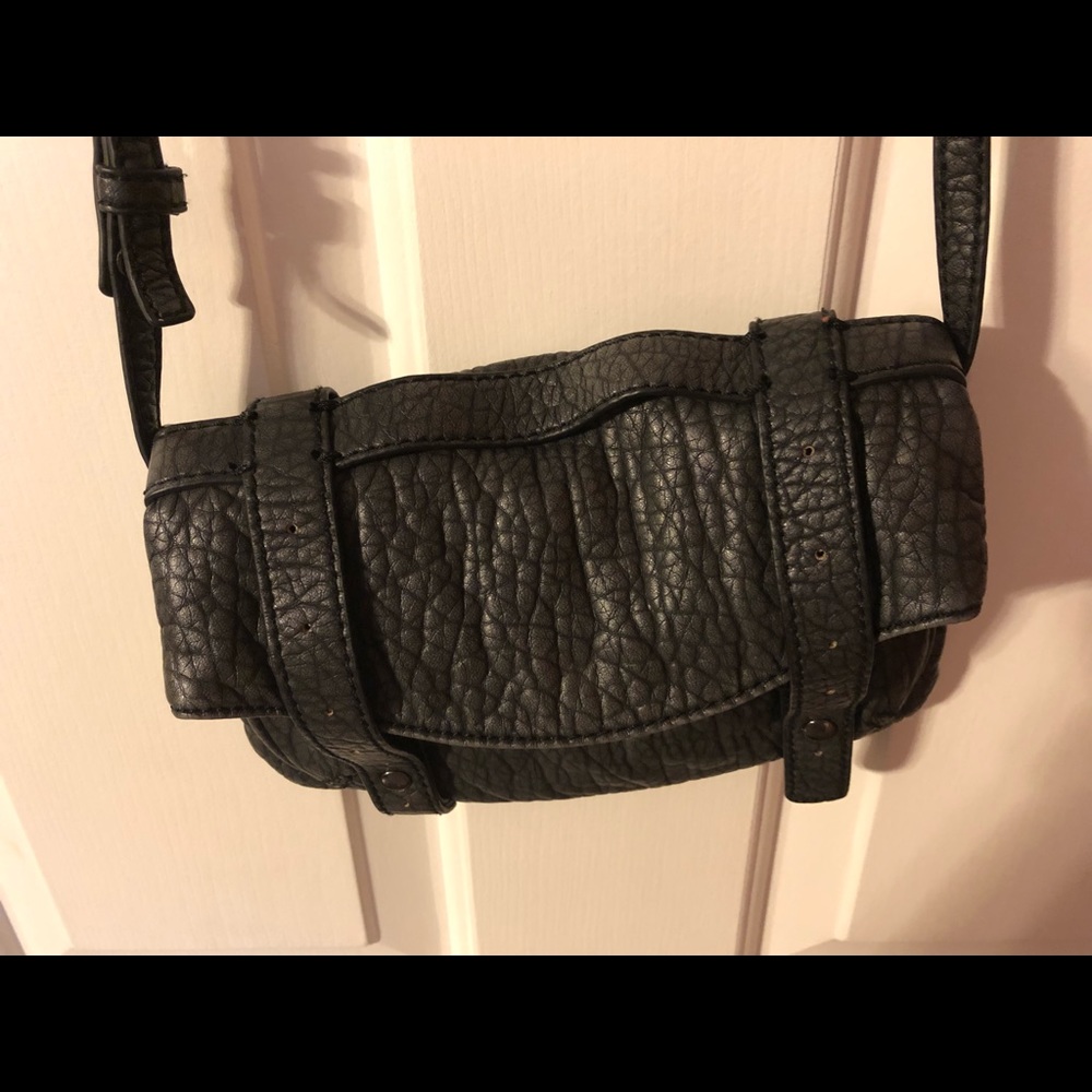 Small gap purse